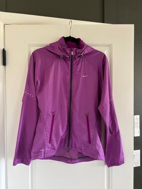 Nike FitStorm Jacket Purple Size Small Athletic Zip Up Windbreaker Style